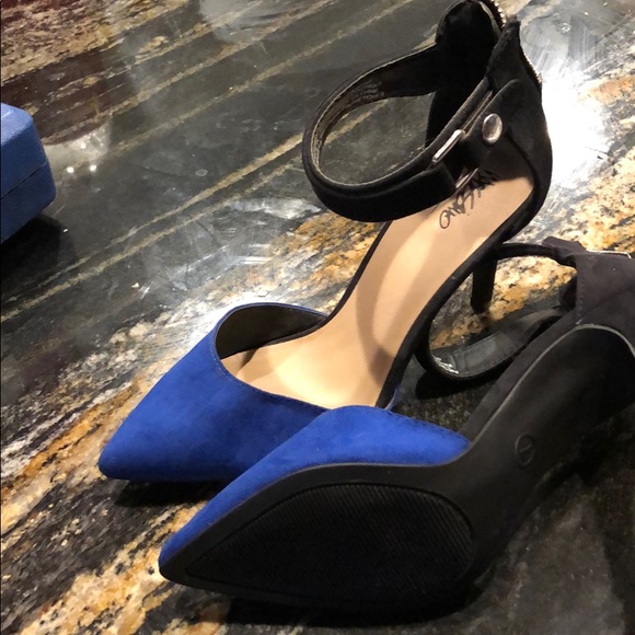 Heels - Picture 4 of 4